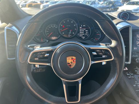 Used 2018 Porsche Cayenne Platinum Edition image 12