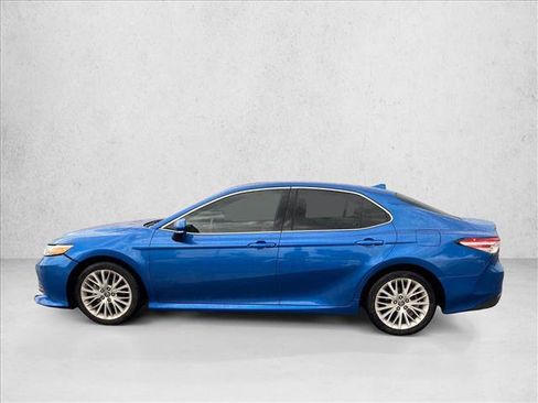 Used 2019 Toyota Camry XLE FWD image 8