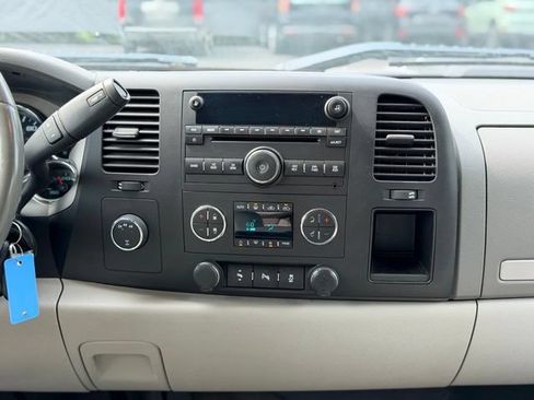 Used 2013 Chevrolet Silverado 2500 LT w/ Interior Plus Package AWD/4WD image 22