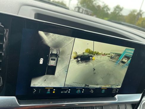 Used 2024 Chevrolet Silverado 2500 High Country w/ High Country Premium Package image 14