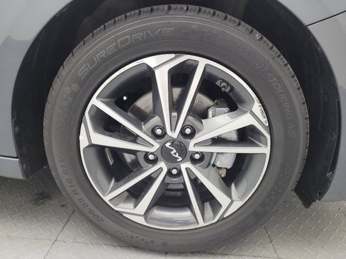 Used 2024 Kia Forte LXS FWD image 31