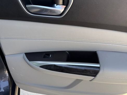 Used 2018 Acura TLX FWD image 24