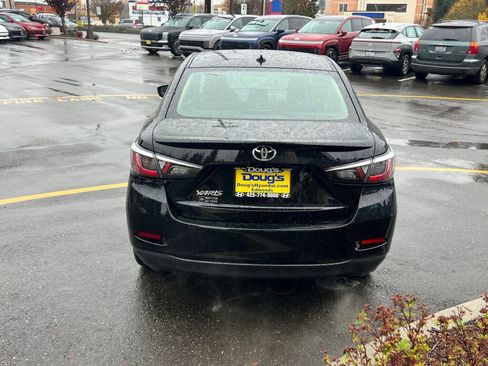 Used 2020 Toyota Yaris LE image 6