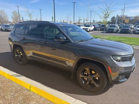 Used 2022 Jeep Grand Cherokee L Laredo image 9