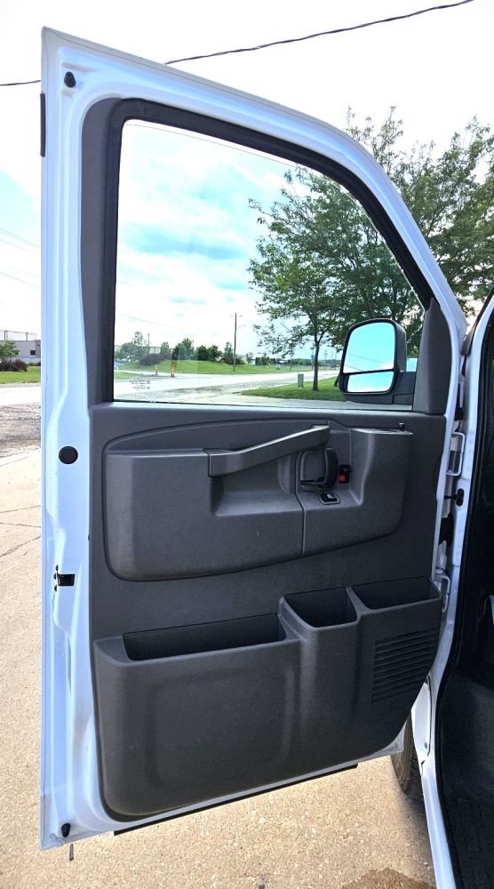 Used 2023 Chevrolet Express 2500 w/ Driver Convenience Package RWD image 16