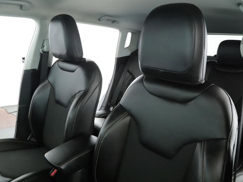 Used 2021 Jeep Compass Latitude w/ Convenience Group image 4