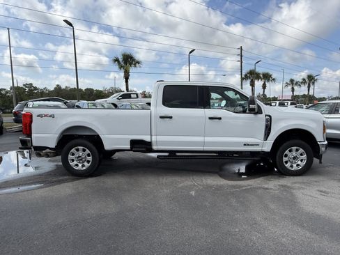 Used 2024 Ford F250 XLT AWD/4WD image 3