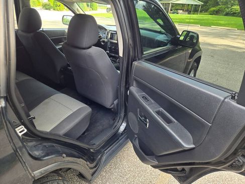 Used 2010 Jeep Grand Cherokee Laredo AWD/4WD image 28