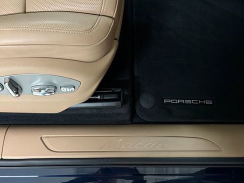 Certified 2023 Porsche Macan Turbo image 21