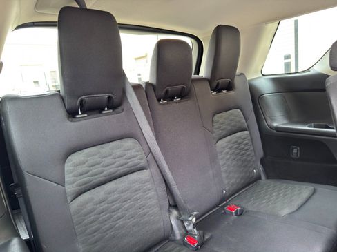 Used 2024 Nissan Pathfinder SV FWD image 33