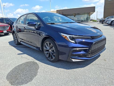 Used 2026 Toyota Corolla SE FWD image 3
