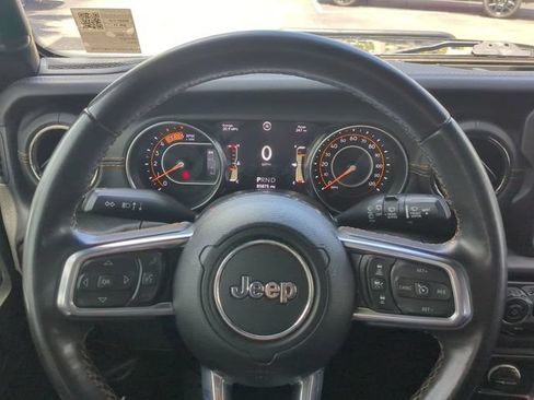 Used 2021 Jeep Wrangler Unlimited Sahara AWD/4WD image 32