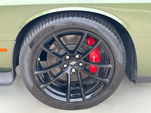 Used 2023 Dodge Challenger R/T w/ Plus Package image 30