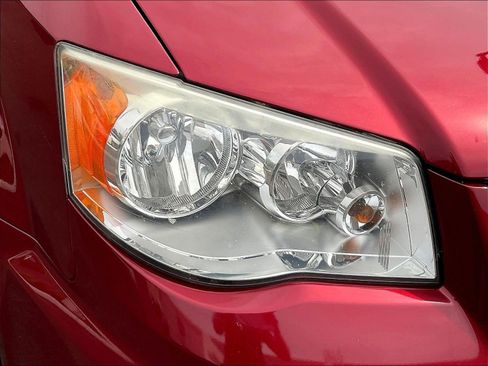 Used 2013 Chrysler Town & Country Touring-L w/ Premium Group FWD image 31