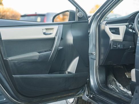 Used 2016 Toyota Corolla LE image 28