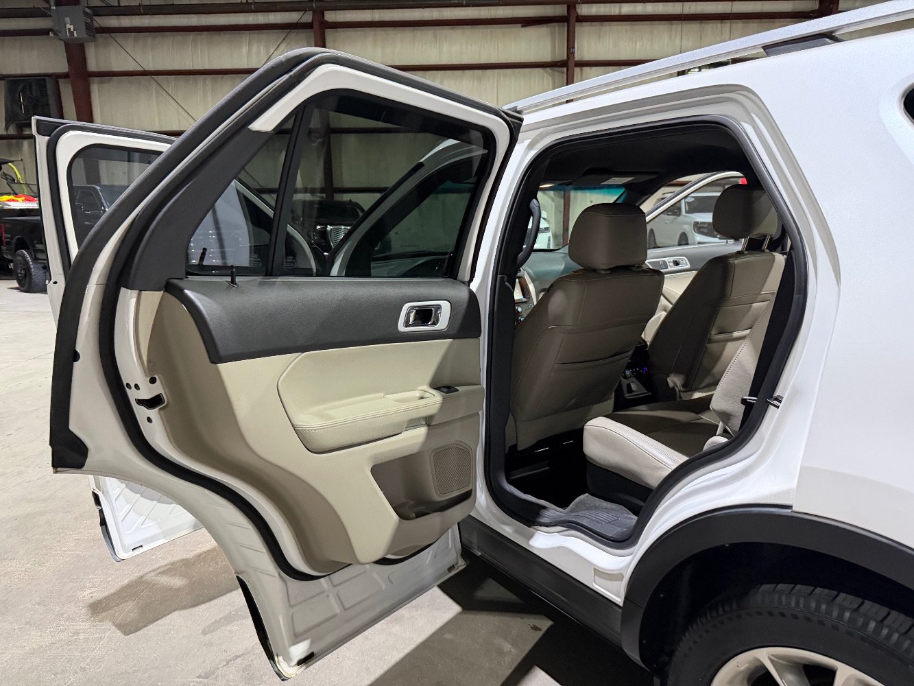 Used 2011 Ford Explorer XLT w/ 202A Rapid Spec Order Code FWD image 16