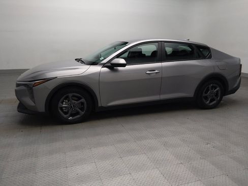 Used 2025 Kia K4 FWD image 2