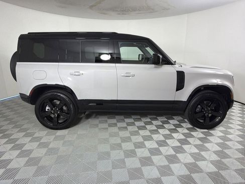 New 2026 Land Rover Defender 110 X-Dynamic SE image 6