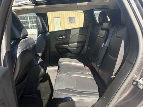 Used 2015 Jeep Cherokee Limited w/ Luxury Group image 25