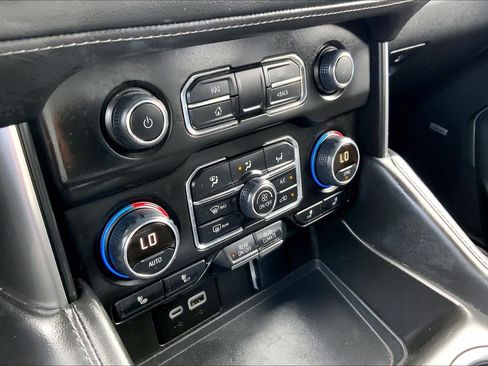 Used 2024 Chevrolet Tahoe LT RWD image 34