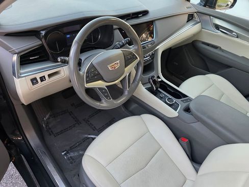 Used 2023 Cadillac XT5 Premium Luxury image 10