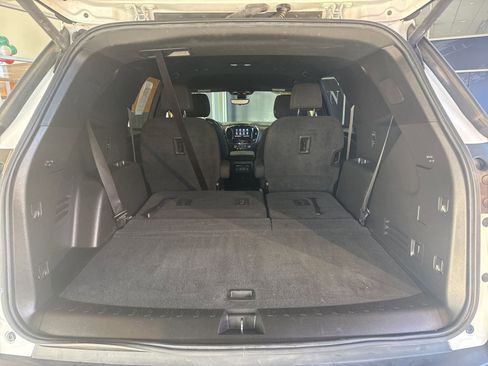 Used 2022 Chevrolet Traverse LT image 15