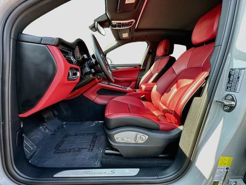 Certified 2024 Porsche Macan S AWD/4WD image 5