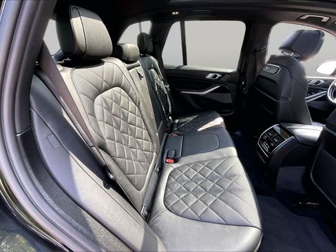 Used 2024 BMW X5 xDrive40i w/ M Sport Package AWD/4WD image 19