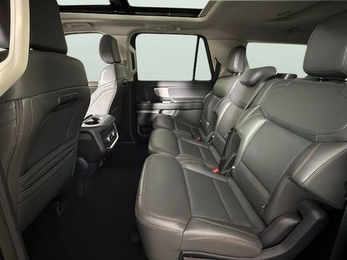 Used 2025 Ford Expedition Max Active image 28