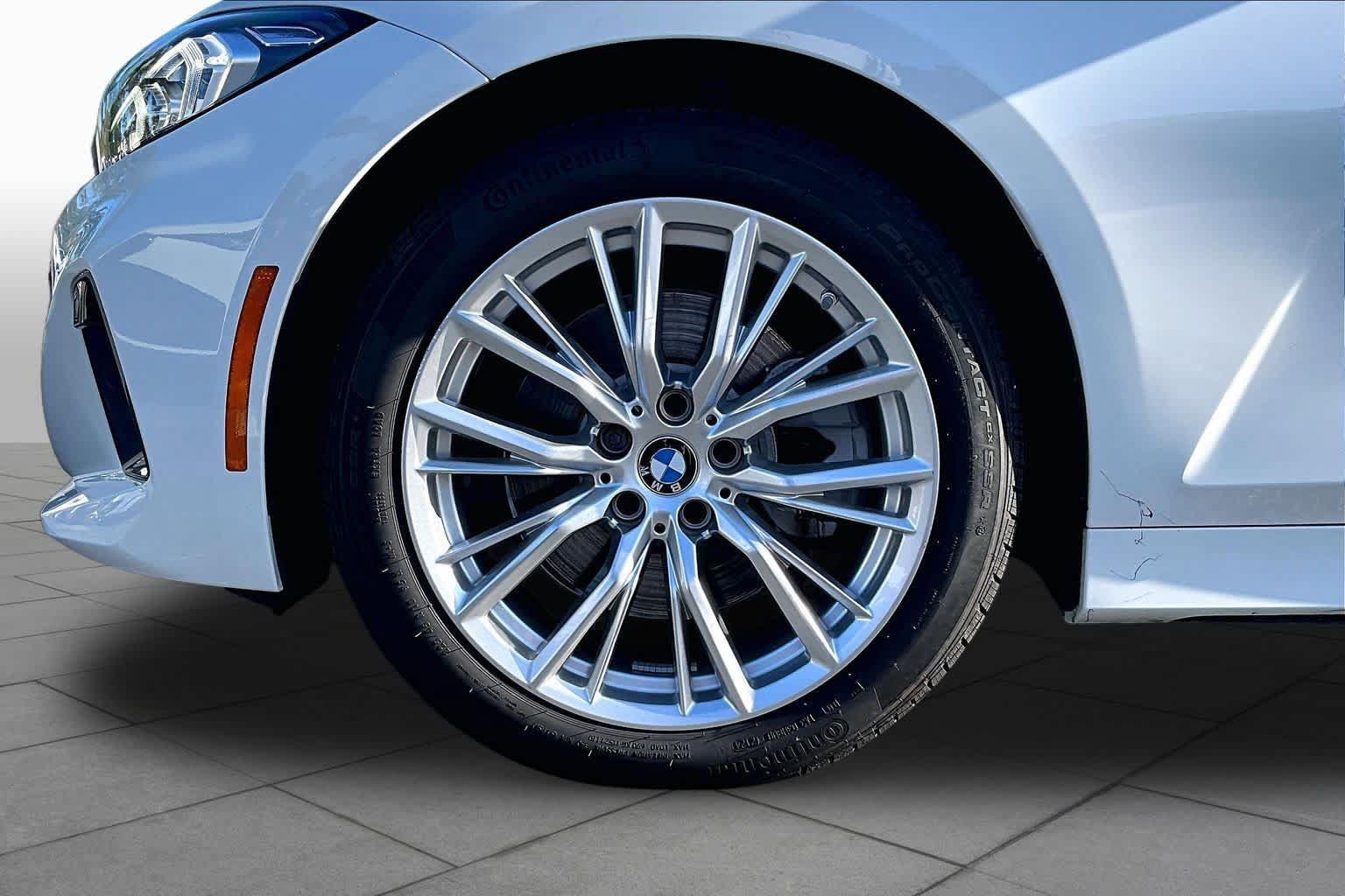 Used 2024 BMW 330i Sedan w/ Premium Package RWD image 10