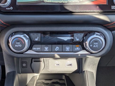 New 2025 Nissan Versa SR w/ Trunk Package image 15