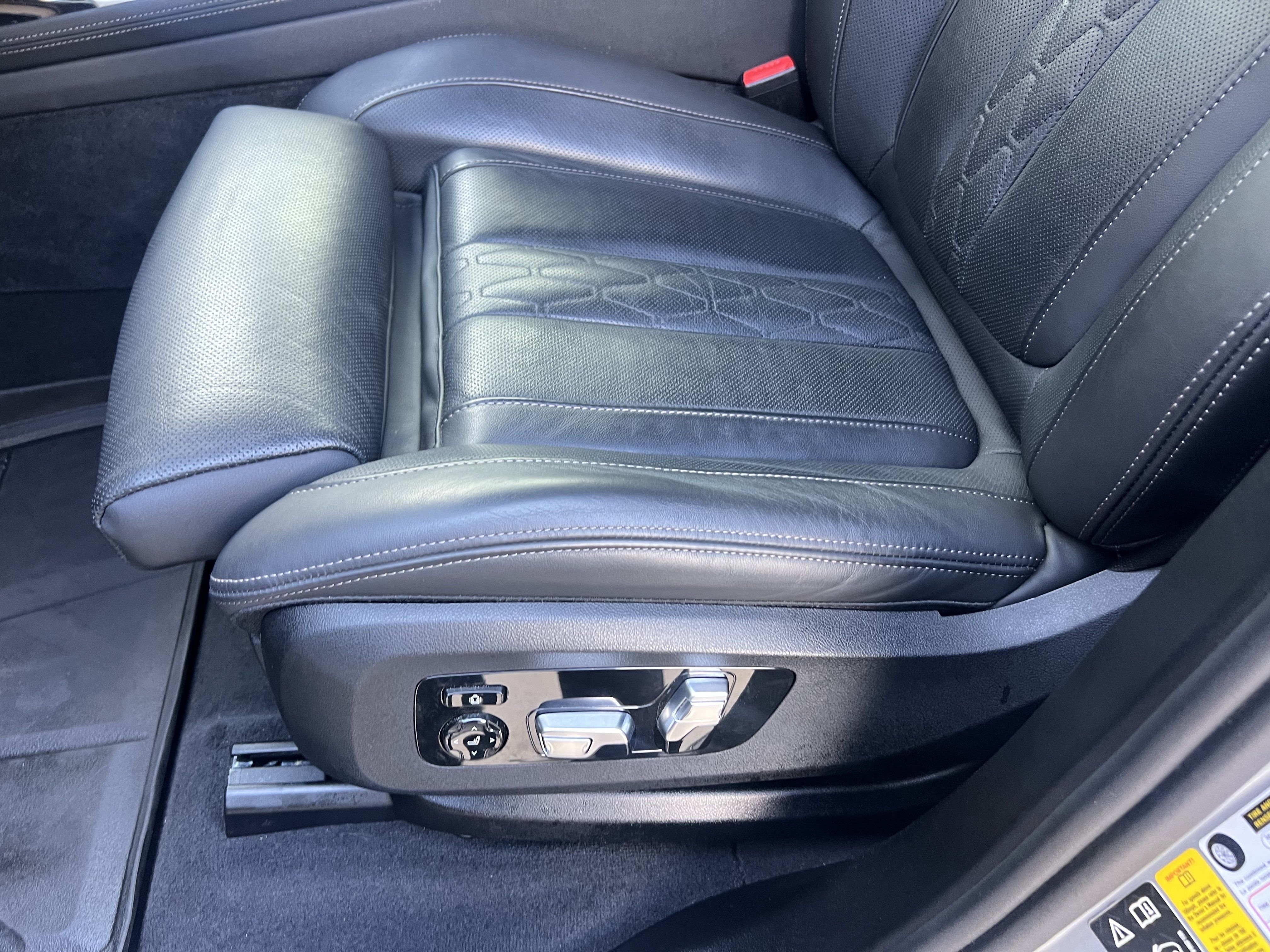 Used 2024 BMW X7 M60i w/ Executive Package AWD/4WD image 17