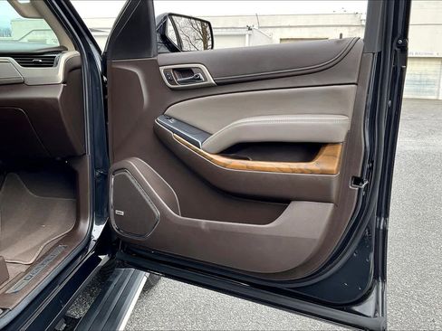 Used 2020 GMC Yukon Denali w/ Denali Premium Package image 26