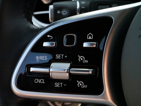 Used 2022 Mercedes-Benz GLC 300 4MATIC image 26