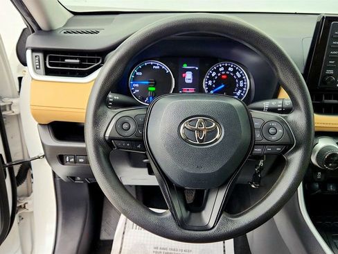 Used 2021 Toyota RAV4 LE AWD/4WD image 13