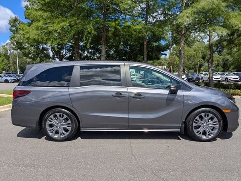 Certified 2025 Honda Odyssey Touring image 7