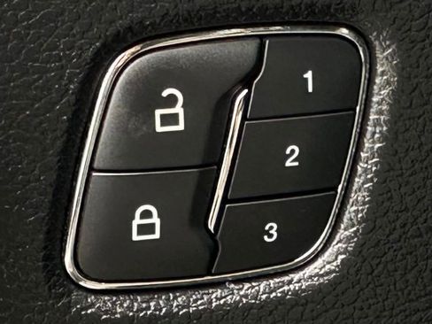 Used 2019 Ford F150 Lariat w/ Equipment Group 501A Mid image 27