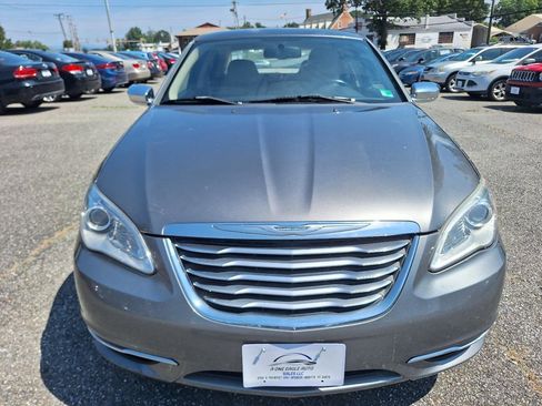 Used 2013 Chrysler 200 Limited w/ Sun/Sound Group FWD image 3