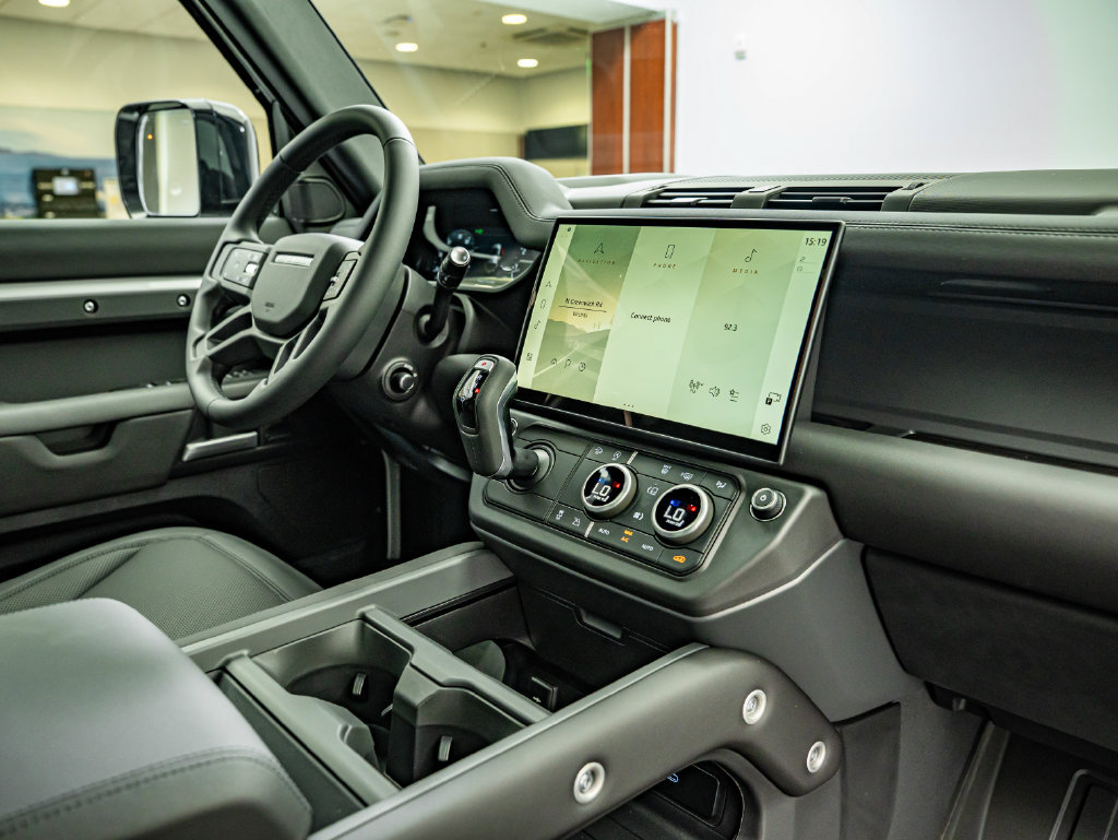 New 2026 Land Rover Defender 110 S AWD/4WD image 22