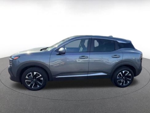 Used 2025 Nissan Kicks SV image 10