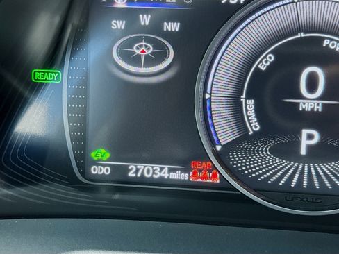 Used 2025 Lexus ES 300h w/ Premium Package image 8