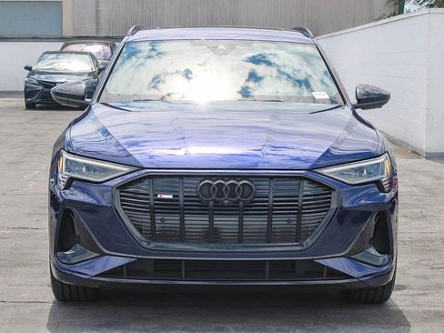 Used 2022 Audi e-tron Chronos AWD/4WD image 2