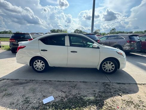 Used 2017 Nissan Versa S Plus FWD image 5