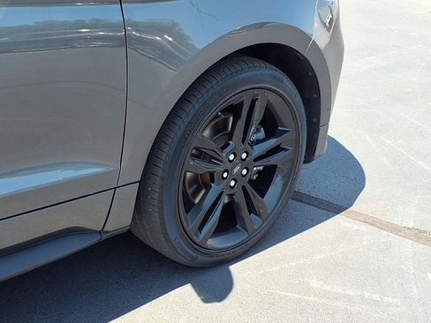Used 2020 Ford Edge ST w/ Equipment Group 401A AWD/4WD image 31