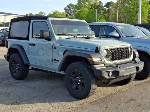 Used 2024 Jeep Wrangler Sport AWD/4WD image 2