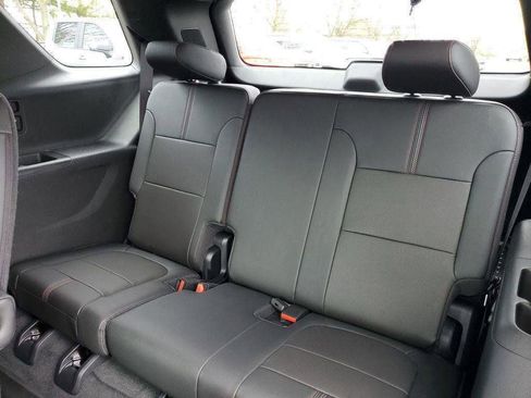Used 2023 Chevrolet Traverse RS w/ LPO, Floor Liner Package FWD image 31
