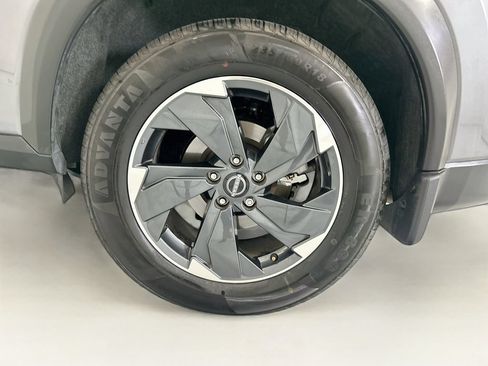 Used 2024 Nissan Rogue SV w/ SV Premium Package FWD image 29