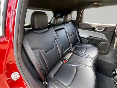 Used 2025 Jeep Compass Limited AWD/4WD image 17