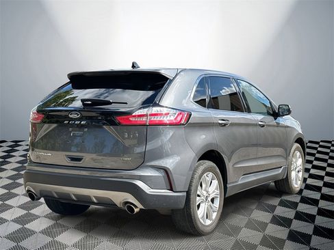 Used 2023 Ford Edge Titanium image 5