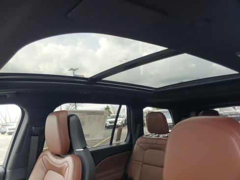 New 2026 Lincoln Aviator Reserve AWD/4WD image 9